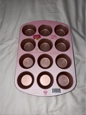 PARIS HILTON MUFFIN/CUPCAKE PAN X12 Rose Gold  PARIS HILTON PAN